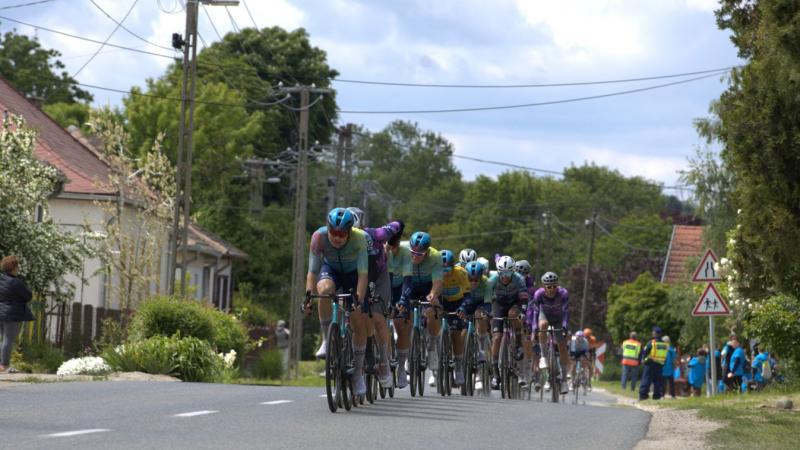 Tour de Hongrie: Látványos verseny a verebi dombokon (videóval és fotógalériával)