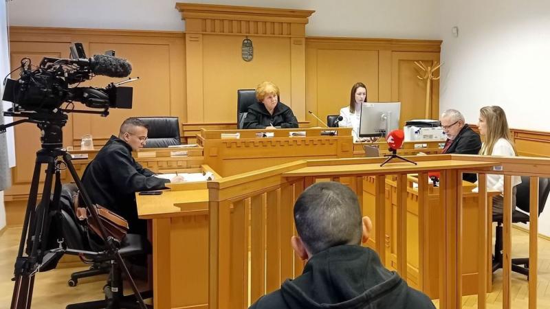 Húszhetes terhes nő tragikus módon vesztette életét a brutális szabolcsi gyilkosság során, ahol a fák között hajtották végre a szörnyű tettet.