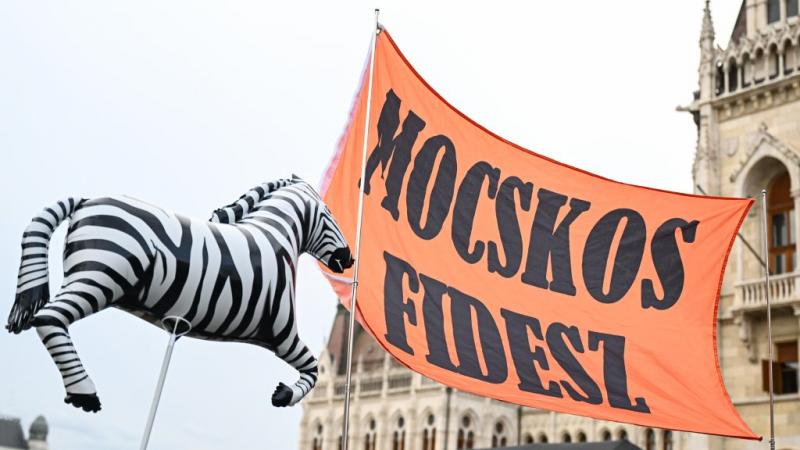 Puzsérék már idén is demonstráltak a Kossuth-téren.