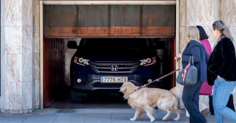 A budai garázs négyzetmétere már-már a pesti lakások árával versenyez.