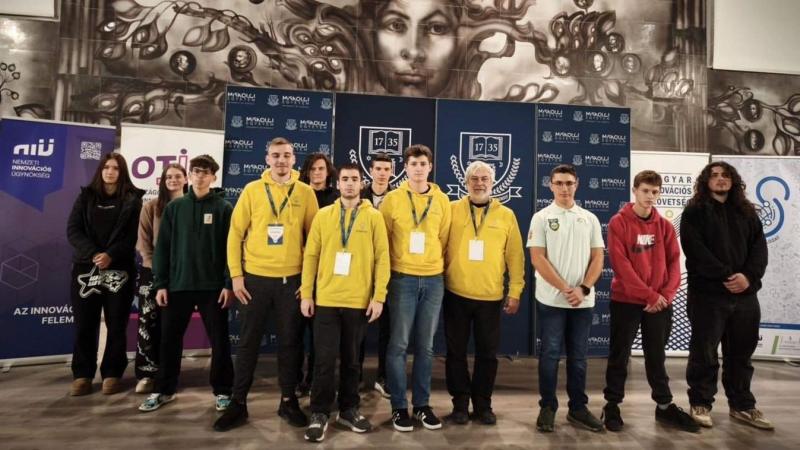 Ismét a BánkiRobot ragadta magához a dobogós helyeket: két kiemelkedő fejlesztésével hódította meg az innovációs versenyt!