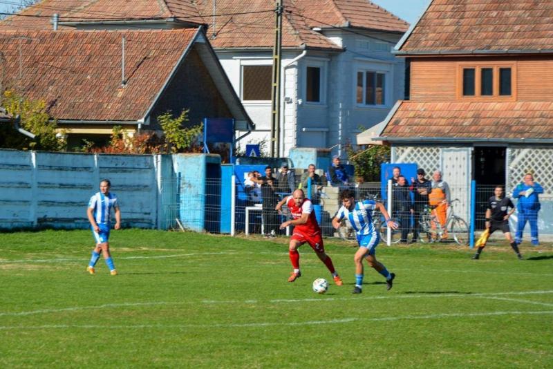 A Maros megyei 4. Ligában a korábbi bajnok úgy tűnik, hogy egy igazi csodát vitt véghez: a sírból hozta vissza hazai mérkőzését.