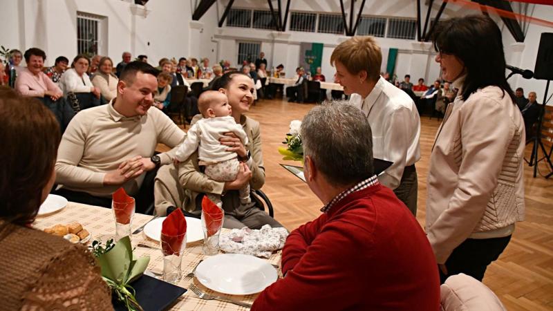 ZAOL - Ötgenerációs család egy zalai faluban - olyan ritka, mint a fehér holló.