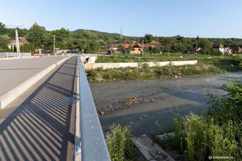 Sürgősségi eljárás keretében juthatnak hozzá a sótalanító berendezésekhez, hogy a Kis Küküllő vize ismét fogyaszthatóvá válhasson | Székelyhon