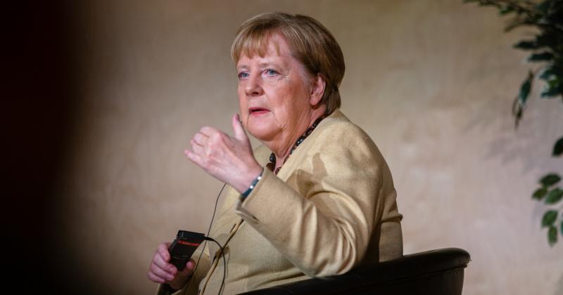 Angela Merkel Budapestre látogatott, ahol kifejezte, hogy Putyin iránti bizalom kérdéses.