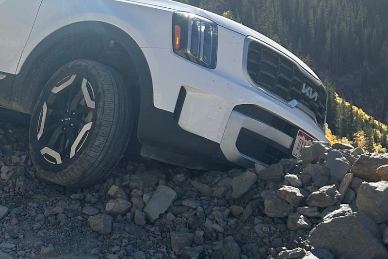 Halálos útszakaszra lépett, és szinte a szakadék szélén találta magát, ahol a mélység már csak egy lépésnyire volt tőle.