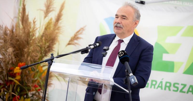 A világ technológiai élvonalának érdemes Magyarországra látogatnia – hangsúlyozta Nagy István. A magyar innovációs környezet és a fejlesztési lehetőségek vonzó célpontot jelentenek a nemzetközi szakemberek számára. Az ország gazdasági és technológiai pote