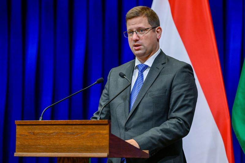 Gulyás: Január elsejétől 15 százalékos béremelés várható a szociális és kulturális szektorban | szmo.hu