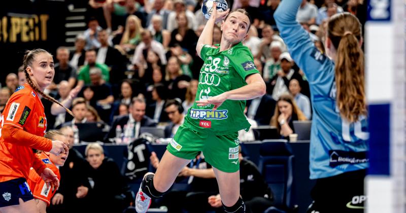 A Győri klub megújította a szerződését világbajnok kulcsemberével, ezzel megerősítve a csapat jövőbeli terveit.