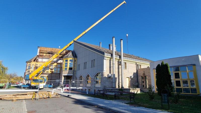 Akár már decemberben megnyithatja kapuit a leégett borsodi gyógyfürdő, amely már régóta várja a látogatókat. A felújítási munkálatok előrehaladott állapotban vannak, és a tervek szerint a fürdő újra életre kelhet, hogy a vendégek újra élvezhessék a gyógyí